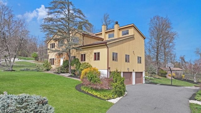 17 Sherbrooke Dr, Lincoln Park Boro, NJ 07035