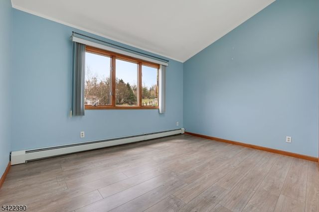 17 Sherbrooke Dr, Lincoln Park Boro, NJ 07035