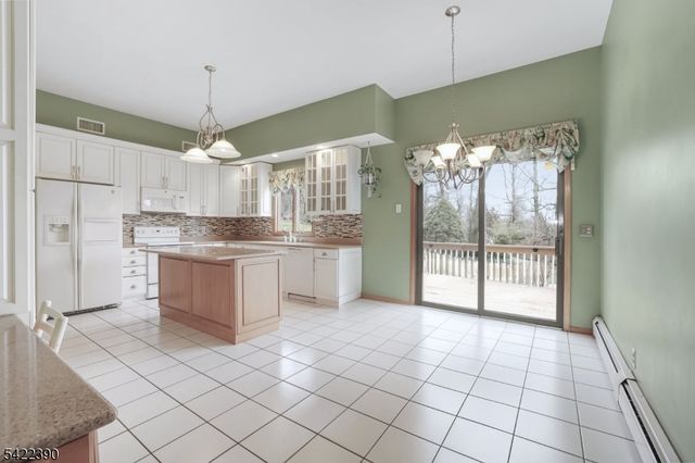 17 Sherbrooke Dr, Lincoln Park Boro, NJ 07035