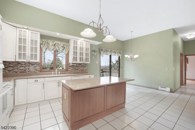 17 Sherbrooke Dr, Lincoln Park Boro, NJ 07035