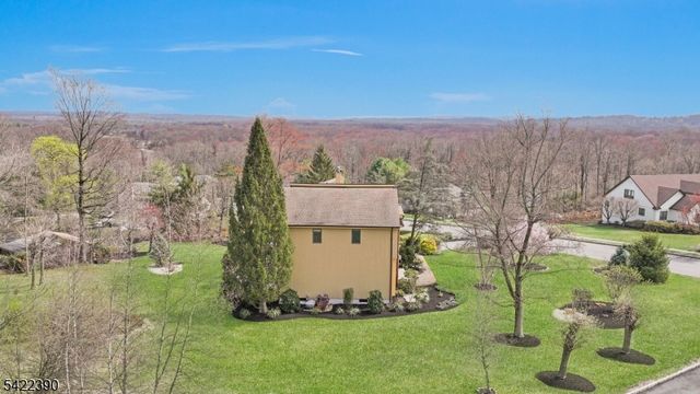 17 Sherbrooke Dr, Lincoln Park Boro, NJ 07035