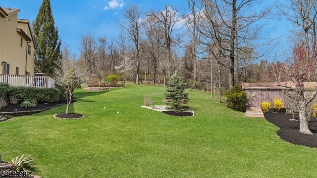 17 Sherbrooke Dr, Lincoln Park Boro, NJ 07035