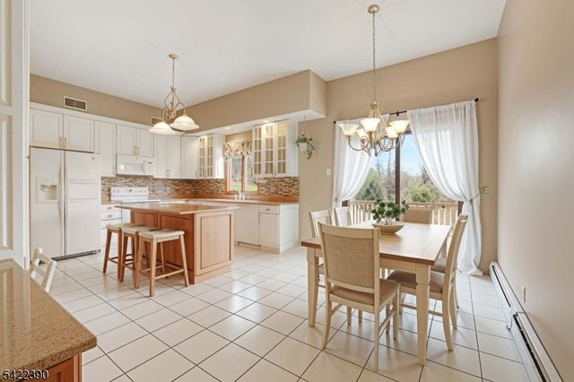 17 Sherbrooke Dr, Lincoln Park Boro, NJ 07035