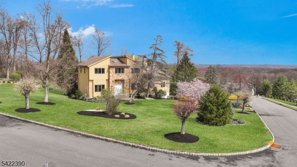 17 Sherbrooke Dr, Lincoln Park Boro, NJ 07035