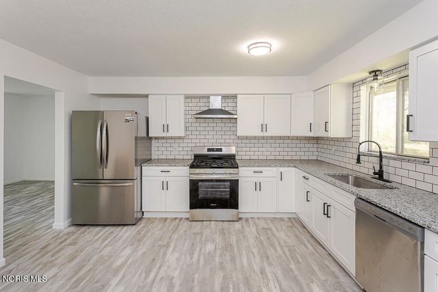 1568 County Road D, Swanton, OH 43558