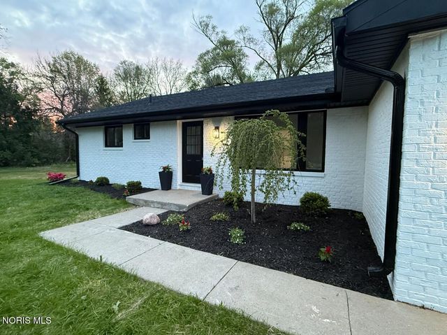1568 County Road D, Swanton, OH 43558