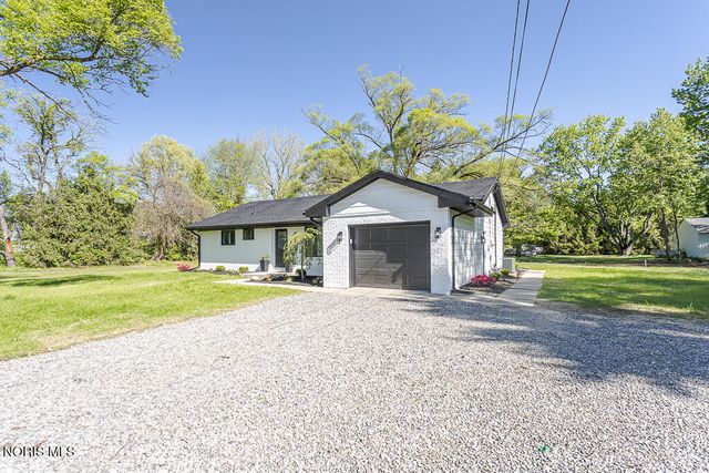 1568 County Road D, Swanton, OH 43558