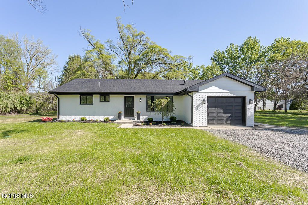 1568 County Road D, Swanton, OH 43558