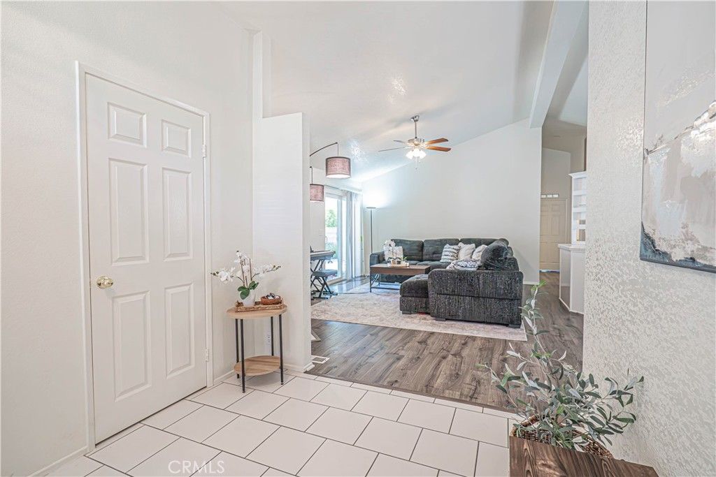 20160 Summit View Drive, Canyon Country, CA 91351 — photo 3