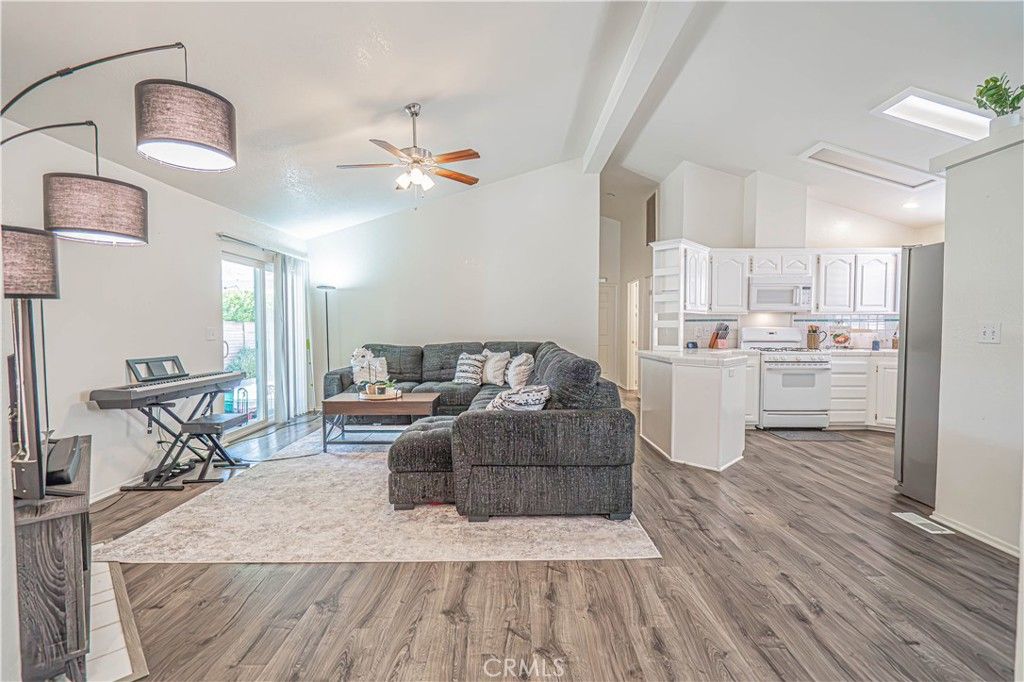 20160 Summit View Drive, Canyon Country, CA 91351 — photo 4