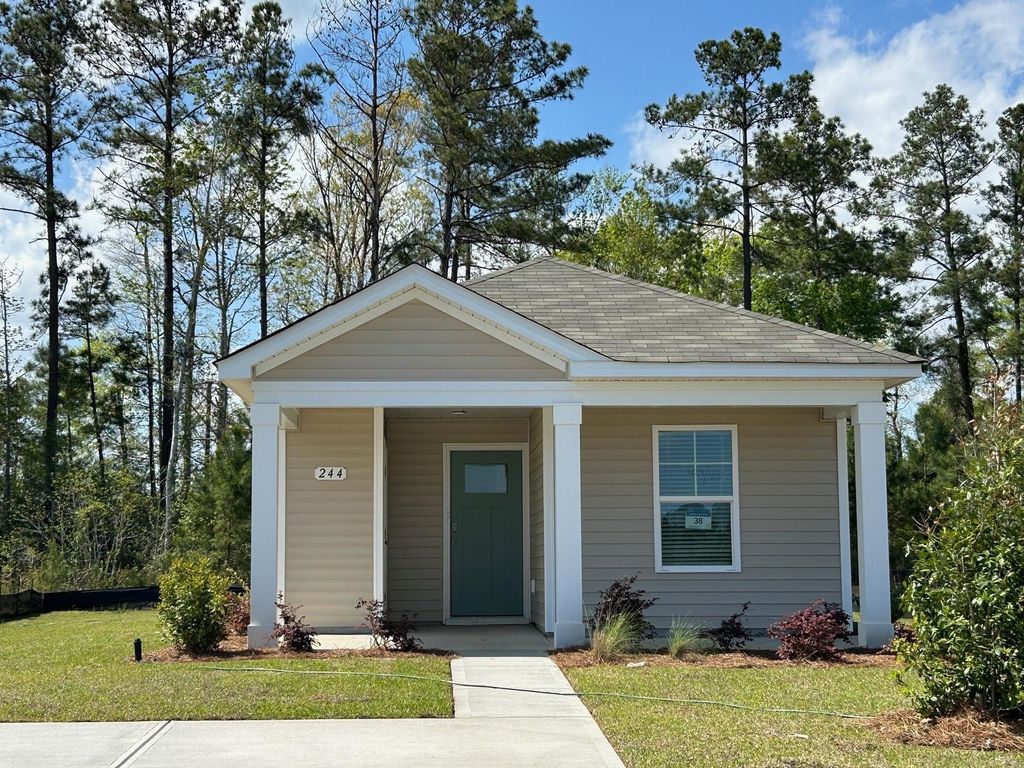 224 Ashworth Dr., Tabor City, NC 28463