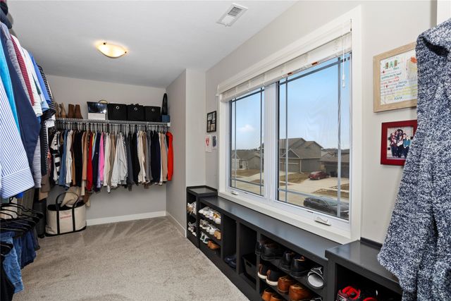 620 NE Brookshire Drive, Waukee, IA 50263