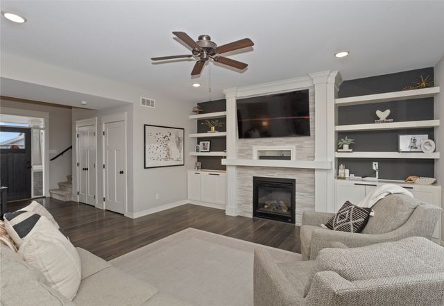 620 NE Brookshire Drive, Waukee, IA 50263