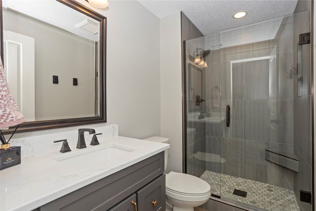 620 NE Brookshire Drive, Waukee, IA 50263