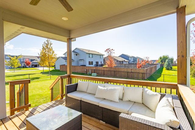 620 NE Brookshire Drive, Waukee, IA 50263