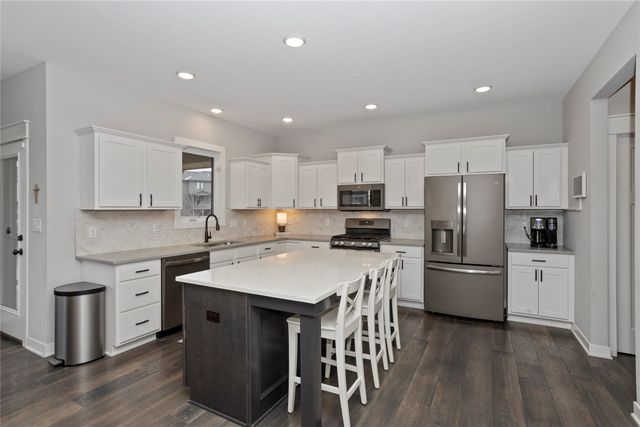 620 NE Brookshire Drive, Waukee, IA 50263