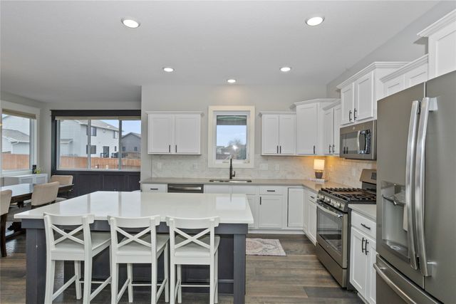 620 NE Brookshire Drive, Waukee, IA 50263