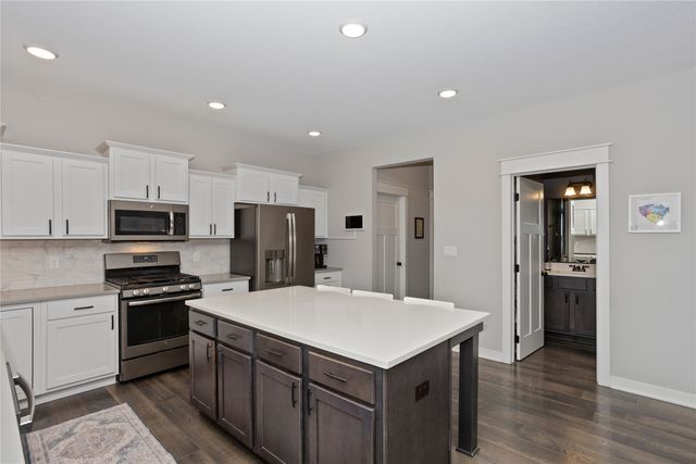 620 NE Brookshire Drive, Waukee, IA 50263