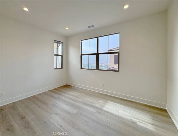 120 Awning, Irvine, CA 92618