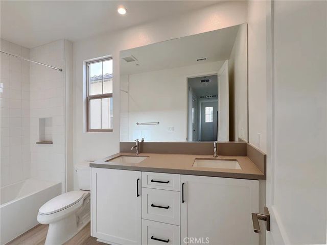 120 Awning, Irvine, CA 92618