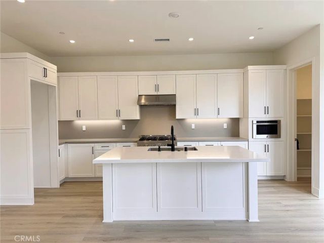 120 Awning, Irvine, CA 92618