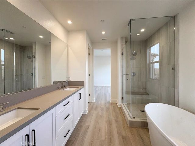 120 Awning, Irvine, CA 92618