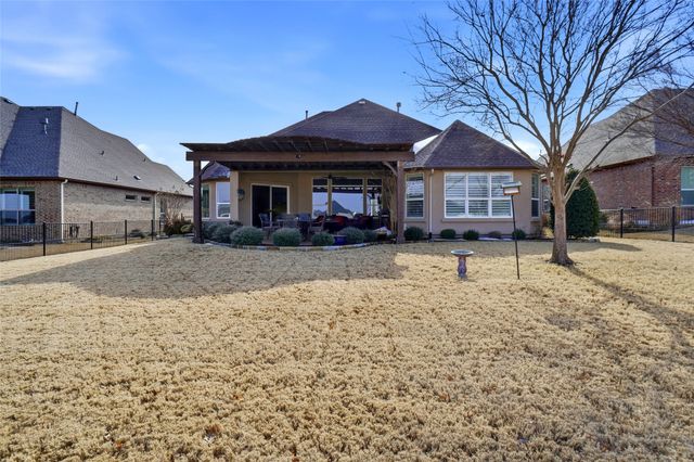 8700 Crestview Drive, Denton, TX 76207