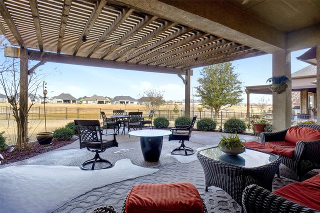 8700 Crestview Drive, Denton, TX 76207