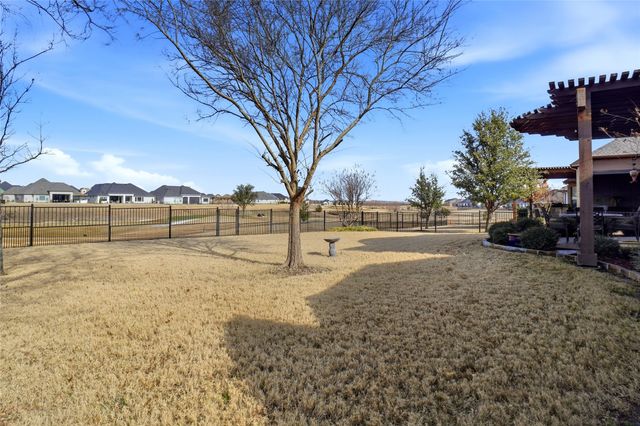 8700 Crestview Drive, Denton, TX 76207