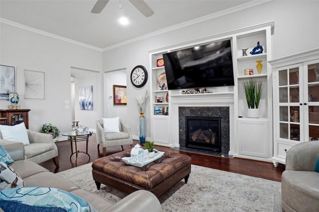 8700 Crestview Drive, Denton, TX 76207