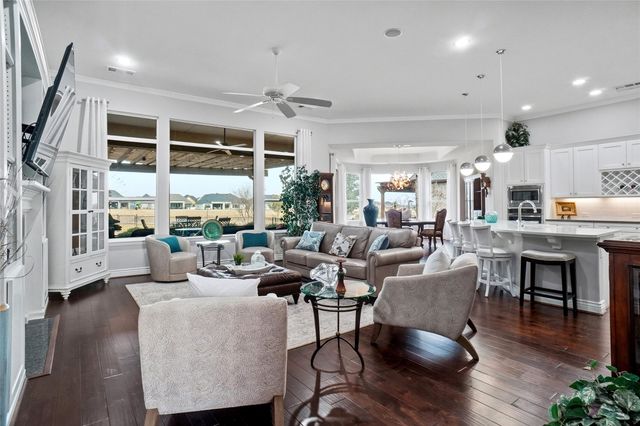 8700 Crestview Drive, Denton, TX 76207