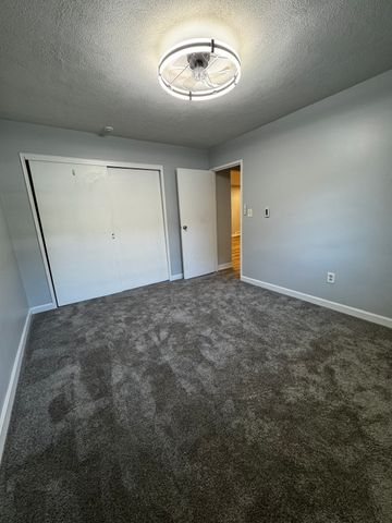6 Walker Rd 4, North Andover, MA 01845