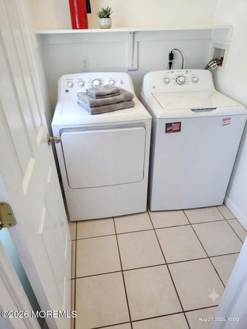 9 Green Ridge Drive, Toms River, NJ 08757