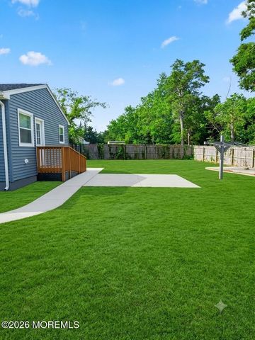 9 Green Ridge Drive, Toms River, NJ 08757