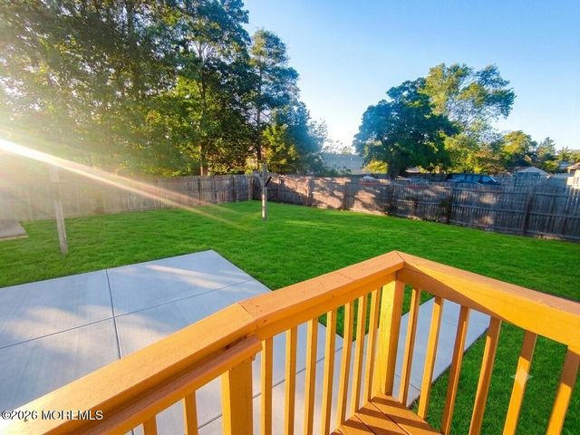 9 Green Ridge Drive, Toms River, NJ 08757