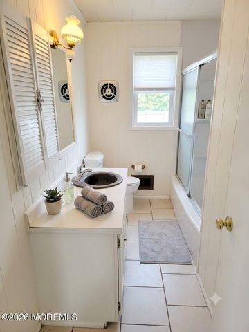 9 Green Ridge Drive, Toms River, NJ 08757