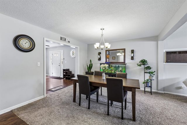 7404 SW 17th Street, Des Moines, IA 50315