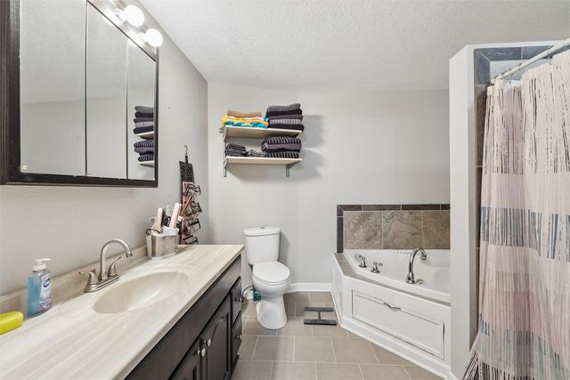 7404 SW 17th Street, Des Moines, IA 50315