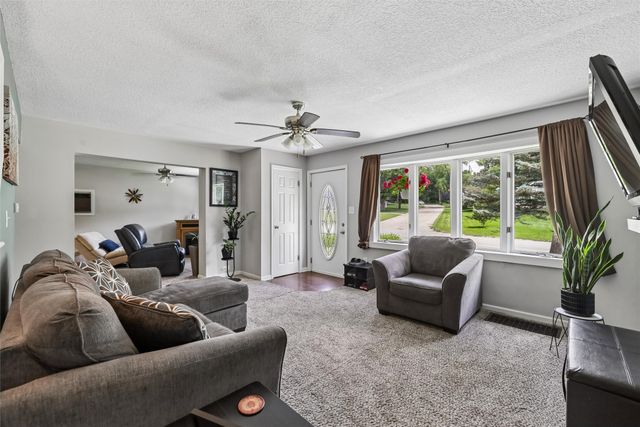 7404 SW 17th Street, Des Moines, IA 50315