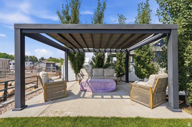 945 S 1700 W, Layton, UT 84041