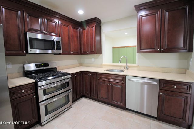 1059 Schmidt Lane, North Brunswick, NJ 08902