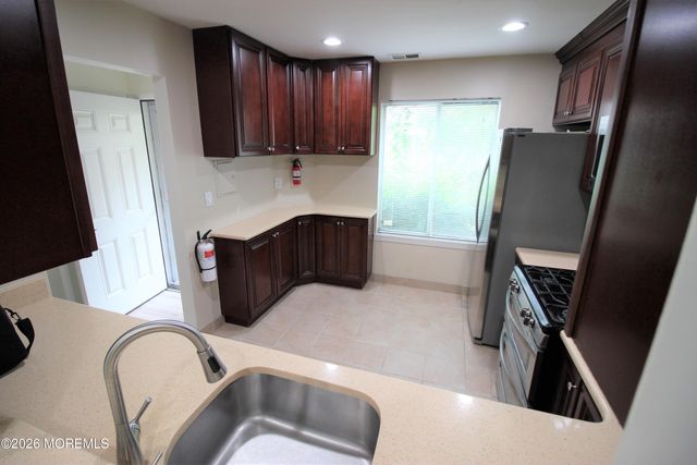 1059 Schmidt Lane, North Brunswick, NJ 08902