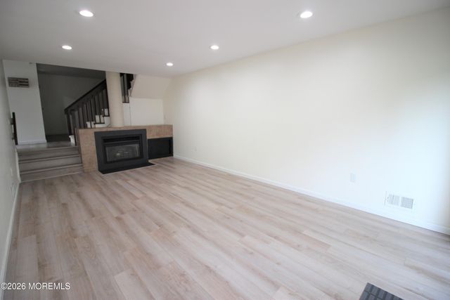 1059 Schmidt Lane, North Brunswick, NJ 08902