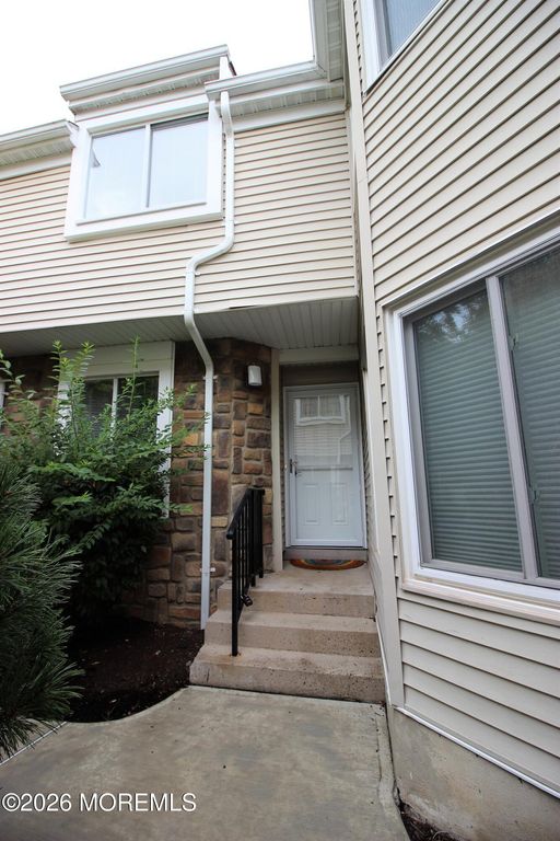 1059 Schmidt Lane, North Brunswick, NJ 08902