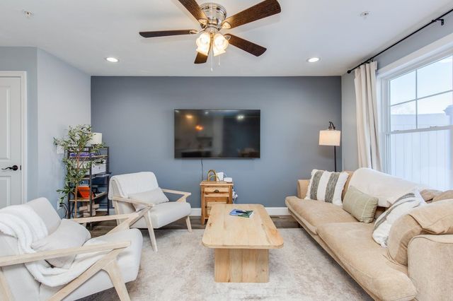 7 Dumaine Ave Unit H, Nashua, NH 03063