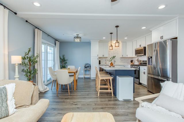 7 Dumaine Ave Unit H, Nashua, NH 03063