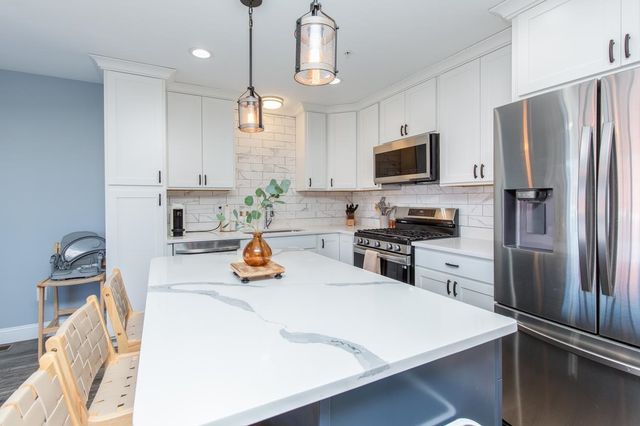 7 Dumaine Ave Unit H, Nashua, NH 03063