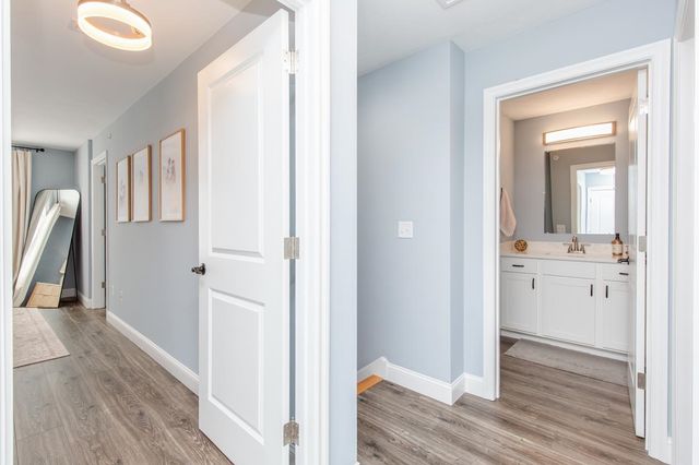 7 Dumaine Ave Unit H, Nashua, NH 03063