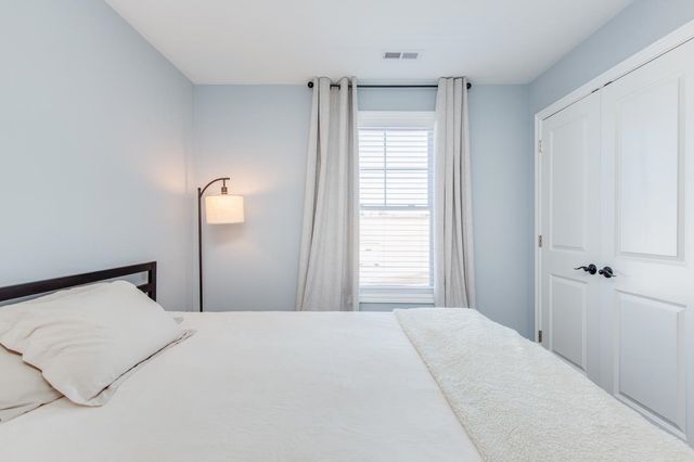 7 Dumaine Ave Unit H, Nashua, NH 03063