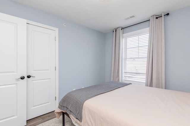 7 Dumaine Ave Unit H, Nashua, NH 03063